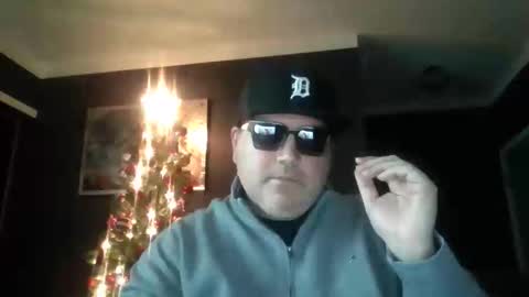 holden_minutz online show from 12/17/25, 09:04