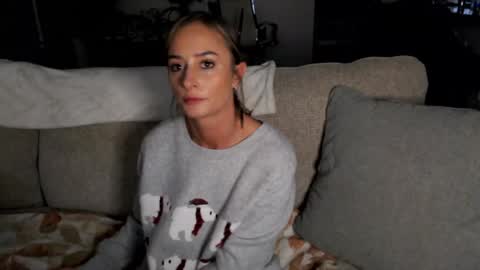 Holi Hurricane online show from 12/20/24, 04:20