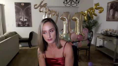 Holi Hurricane online show from 02/18/25, 08:16