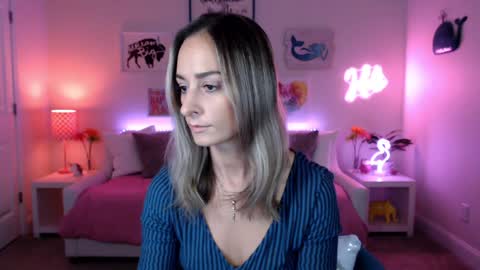 Holi Hurricane online show from 10/15/25, 02:01