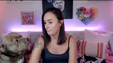 Holi Hurricane online show from 04/12/26, 03:22