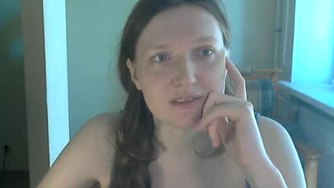 Snapshot of holistic_woman chatting on 06/21/26, 11:57 holistic_woman online show from 06/21/26, 11:57