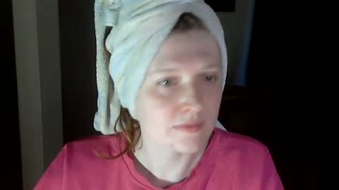 Snapshot of holistic_woman chatting on 06/24/26, 06:40 holistic_woman online show from 06/24/26, 06:40