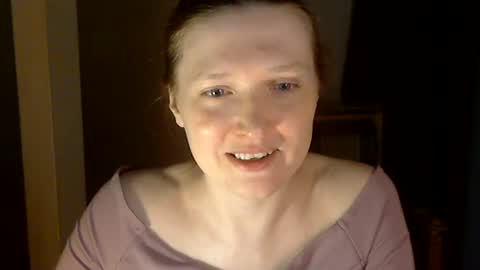 Snapshot of holistic_woman chatting on 06/26/26, 09:08 holistic_woman online show from 06/26/26, 09:08