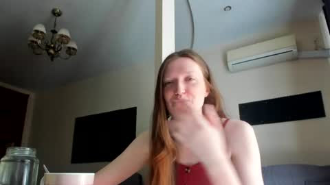 Snapshot of holistic_woman chatting on 07/17/26, 07:04 holistic_woman online show from 07/17/26, 07:04