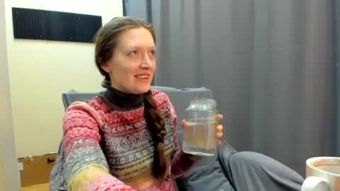 Snapshot of holistic_woman chatting on 07/19/26, 08:29 holistic_woman online show from 07/19/26, 08:29