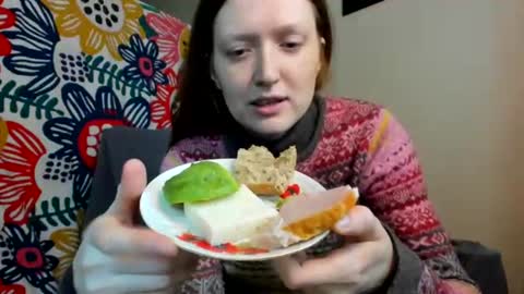Snapshot of holistic_woman chatting on 07/21/26, 02:52 holistic_woman online show from 07/21/26, 02:52