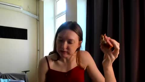 Snapshot of holistic_woman chatting on 08/09/26, 09:14 holistic_woman online show from 08/09/26, 09:14