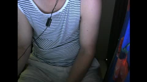 Snapshot of holken89 chatting on 07/19/26, 01:37 holken online show from 07/19/26, 01:37