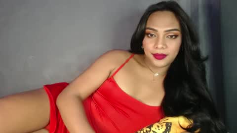 Snapshot of holliescarlet chatting on 01/04/25, 12:05 holliescarlet online show from 01/04/25, 12:05