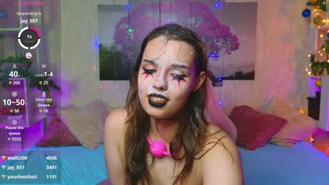 Snapshot of hollisbelch chatting on 12/30/24, 11:06 Lux online show from 12/30/24, 11:06