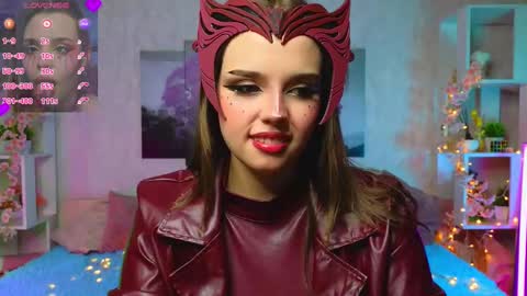 Snapshot of hollisbelch chatting on 03/11/25, 06:08 Lux online show from 03/11/25, 06:08