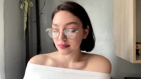 Sofia online show from 04/09/26, 07:36