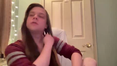 Snapshot of holly23hopefull chatting on 12/29/24, 06:45 Hollys Drive threw Side Of CB. online show from 12/29/24, 06:45