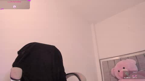 holly_16 online show from 03/23/26, 02:04