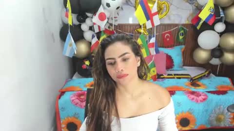 Holly 22 online show from 07/01/26, 11:01