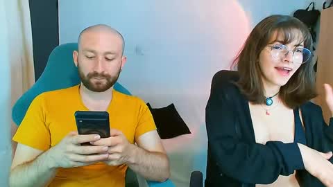 Snapshot of holly_and_honey_69 chatting on 05/05/26, 10:51 Holly and Honey online show from 05/05/26, 10:51
