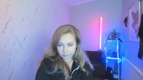 Holly online show from 10/16/25, 06:53