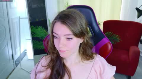 Snapshot of holly_kittenss chatting on 07/22/26, 01:58 Lana online show from 07/22/26, 01:58