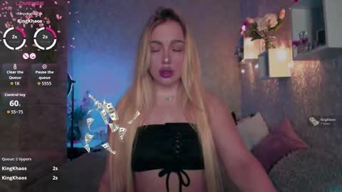 holly_molly8 online show from 12/02/25, 02:56