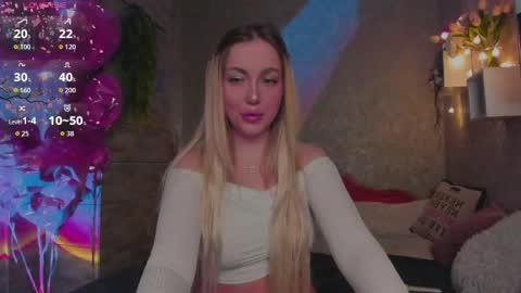 holly_molly8 online show from 04/25/26, 06:16