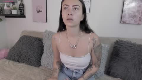 Holly online show from 10/20/25, 03:45