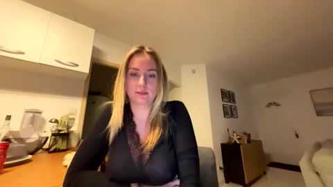 hollyandelon online show from 01/13/26, 11:43