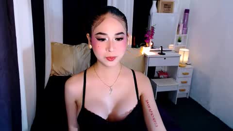 Snapshot of hollyclarita chatting on 10/27/25, 09:46 YOUR GODDESS CLARITA online show from 10/27/25, 09:46