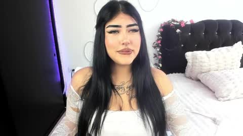 Holly online show from 04/01/26, 04:37