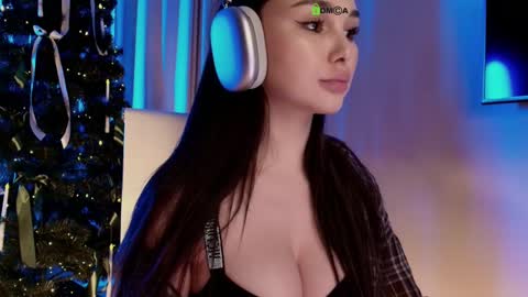 hollyextra online show from 01/10/25, 05:13