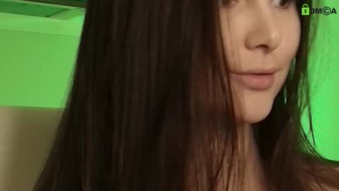 hollyextra online show from 01/24/25, 12:20