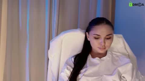 hollyextra online show from 02/08/25, 11:55