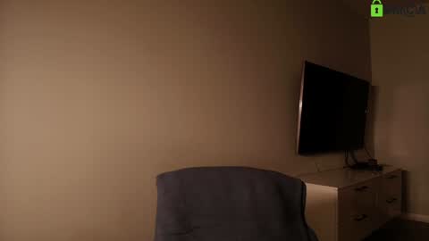 hollyextra online show from 11/18/25, 10:47