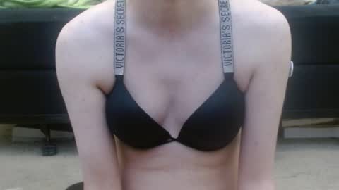 Holly Hawkes online show from 03/08/25, 09:40