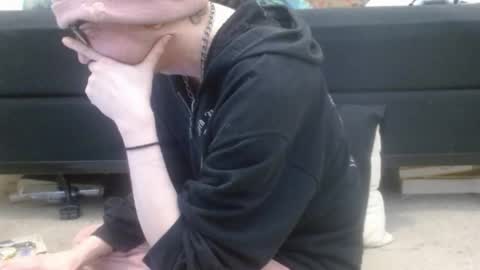 Holly Hawkes online show from 03/11/25, 12:33