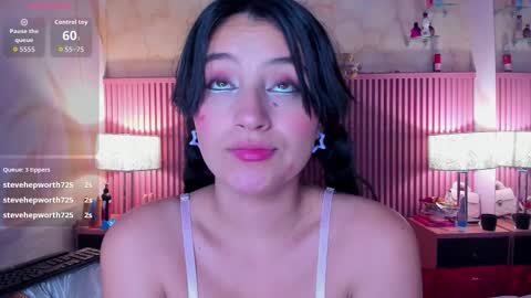 Snapshot of hollyhill_ chatting on 10/09/25, 01:14 Holly online show from 10/09/25, 01:14