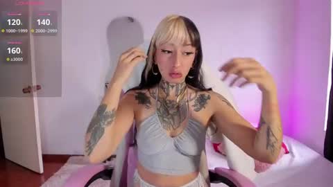 Holly Hudson     online show from 07/18/26, 12:20