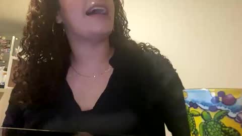 Snapshot of hollykoff chatting on 01/01/25, 06:37 space online show from 01/01/25, 06:37