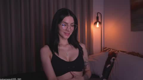 Holly Linder online show from 04/09/26, 05:07