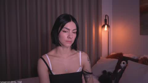 Snapshot of hollylinder_ chatting on 07/01/26, 02:02 Holly Linder online show from 07/01/26, 02:02