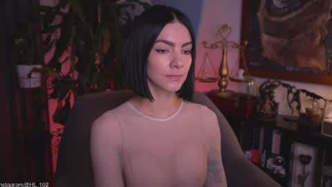 Snapshot of hollylinder_ chatting on 07/19/26, 02:15 Holly Linder online show from 07/19/26, 02:15