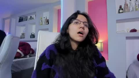 hollypeach_ online show from 04/03/26, 01:20