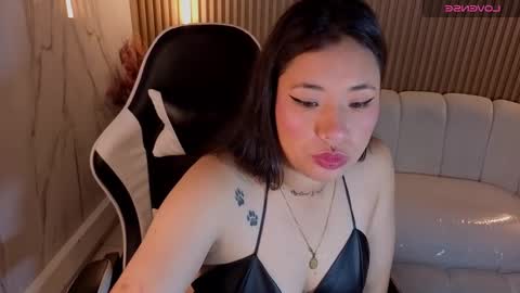 Holly  online show from 11/05/25, 01:22