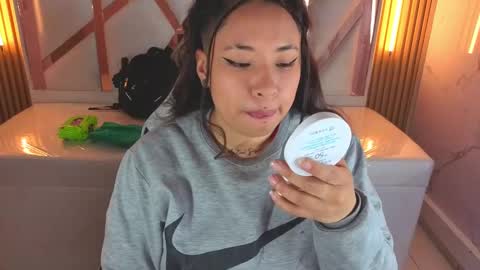 Holly  online show from 11/10/25, 12:48