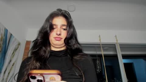 hollyshit_ online show from 12/29/24, 01:24