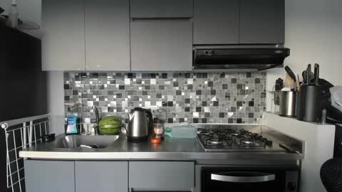 hollyshit_ online show from 01/25/25, 10:39