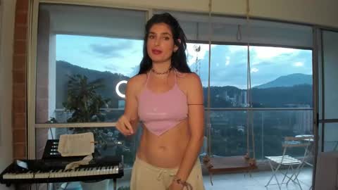 hollyshit_ online show from 01/26/25, 11:18