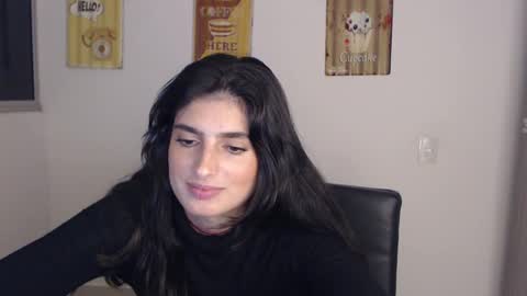 hollyshit_ online show from 02/19/25, 03:39