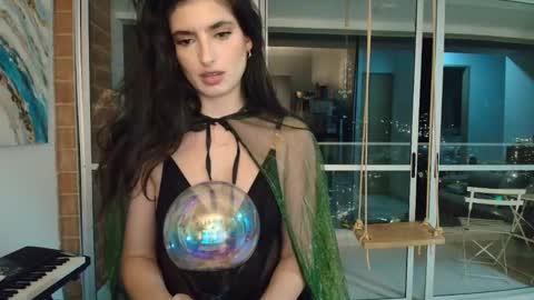 hollyshit_ online show from 10/03/25, 11:46