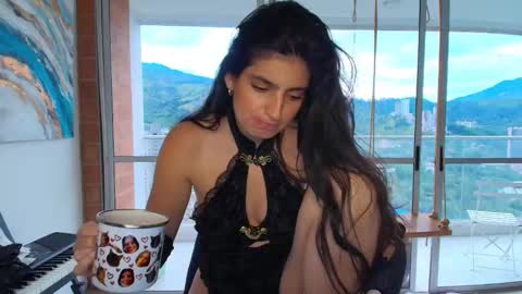 hollyshit_ online show from 10/05/25, 10:40